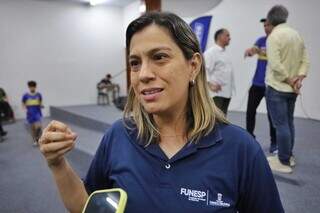 Prefeitura entrega uniformes e amplia aux&iacute;lio para 131 atletas da Capital