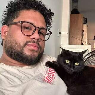 Fot&oacute;grafo procura gata rec&eacute;m-castrada desaparecida na Vila Olinda