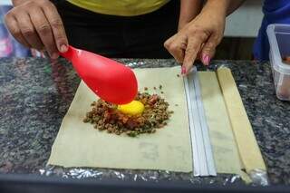 Pastel de carreteiro &eacute; homenagem de Eliza aos motoristas fofoqueiros