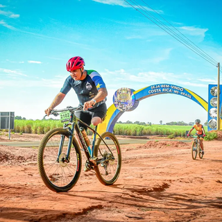 Ciclista amputado se prepara para encarar prova de superação no Mountain Bike Ciclista amputado se prepara para encarar prova de superação no Mountain Bike