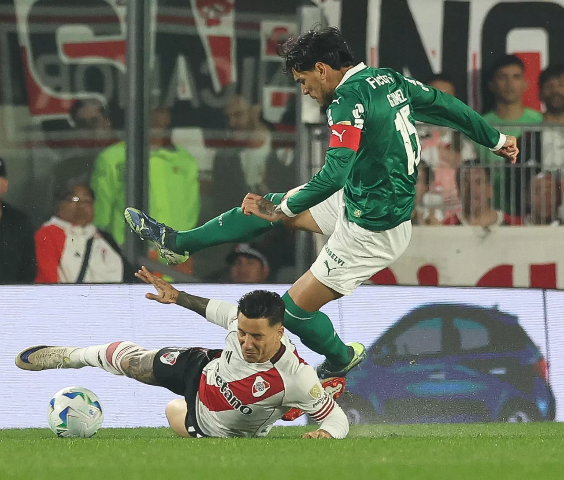 Palmeiras vence River Plate com gols de G&oacute;mez e Vitor Roque