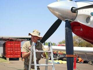 Subtenente dedica 20 anos a cuidar de aeronaves que salvam vidas e apagam fogo