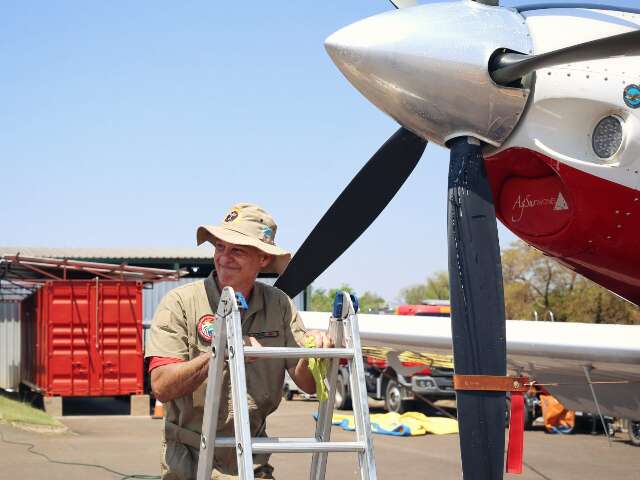 Subtenente dedica 20 anos a cuidar de aeronaves que salvam vidas e apagam fogo