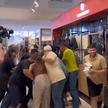 Hot&eacute;is lotados e &ldquo;briga&rdquo; por promo&ccedil;&otilde;es; Black Friday leva multid&atilde;o &agrave; fronteira