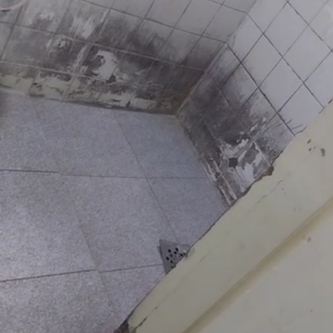 Acompanhantes denunciam falta de higiene na enfermaria da Santa Casa