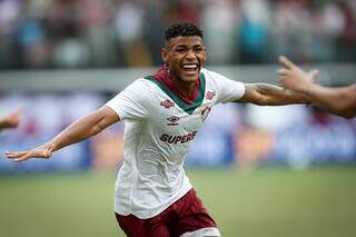 Fluminense volta a vencer no Brasileir&atilde;o com triunfo sobre o Vit&oacute;ria