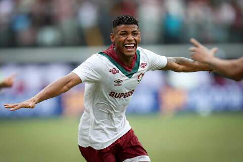 Fluminense volta a vencer no Brasileir&atilde;o com triunfo sobre o Vit&oacute;ria