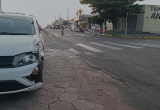 Jovem morre ao bater em carro durante tentativa de ultrapassagem em Corumb&aacute;