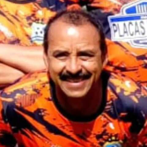 Bombeiro morre durante partida de futebol em ch&aacute;cara na Moreninha