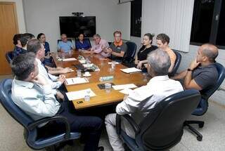 Empresas recuam e reduzem pre&ccedil;o do emplacamento ap&oacute;s aumento absurdo 