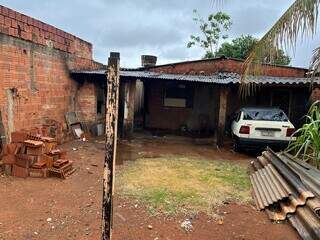 Acusado de estuprar crian&ccedil;as, pedreiro &eacute; espancado e tem casa incendiada  