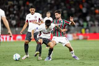 Fluminense empata e &eacute; eliminado das quartas da Sul-Americana