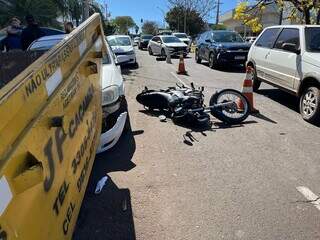 Acidente entre 5 ve&iacute;culos deixa motociclista ferido e tumultua tr&acirc;nsito
