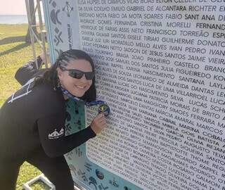 Ap&oacute;s vencer depress&atilde;o, bi&oacute;loga de MS se torna campe&atilde; baiana de canoa polin&eacute;sia