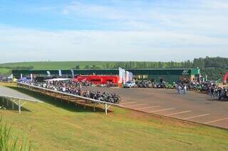 Evento gratuito de velocidade de carros e motos agita Campo Grande neste s&aacute;bado