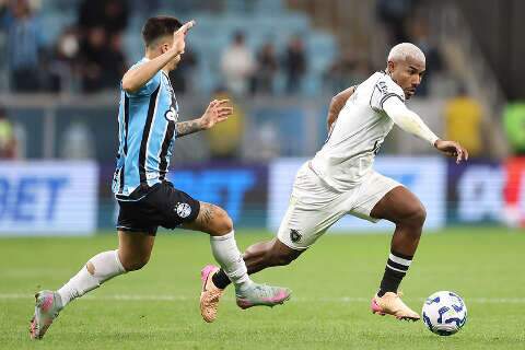 Vasco vence Bahia e Gr&ecirc;mio empata com Botafogo em rodada atrasada