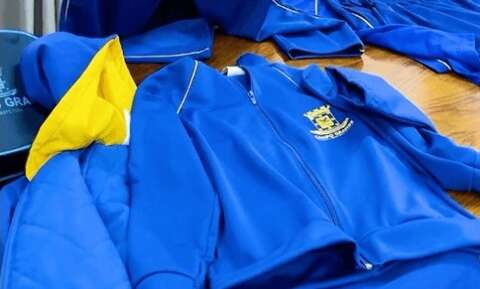 Suspenso preg&atilde;o de R$ 47,6 milh&otilde;es para compra de uniformes escolares