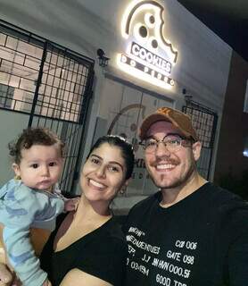 Casal troca multinacional para abrir caf&eacute; com cookies chocolatudos 