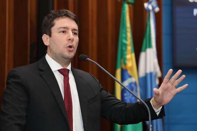 Catan muda discurso sobre Reinaldo, mas cobra candidatura do partido ao governo
