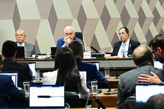 CCJ do Senado vê inconstitucionalidade e "enterra" a PEC da Blindagem CCJ do Senado vê inconstitucionalidade e "enterra" a PEC da Blindagem