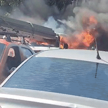 Entregador perde Kombi em inc&ecirc;ndio e teme ficar sem trabalho