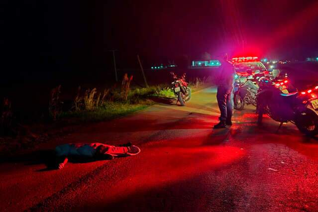 Pedestre morre atropelado por &ocirc;nibus de prefeitura ao atravessar rodovia