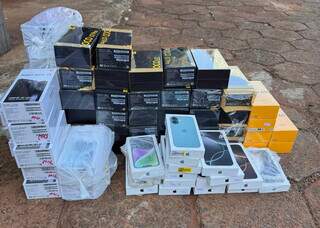 Compartimentos ocultos em carro escondiam 100 celulares ilegais na BR-163