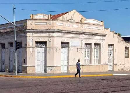 Justi&ccedil;a obriga prefeitura a intervir em pr&eacute;dio hist&oacute;rico abandonado em Corumb&aacute;
