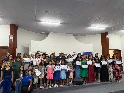 M&atilde;es, filhas e av&oacute;s se formam juntas no programa Mulheres Mil