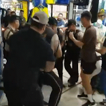 Discuss&atilde;o termina em pancadaria nos corredores do Camel&oacute;dromo da Capital