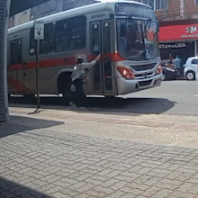 Idosa que perdeu a perna em acidente com &ocirc;nibus h&aacute; 6 anos ganha pens&atilde;o vital&iacute;cia