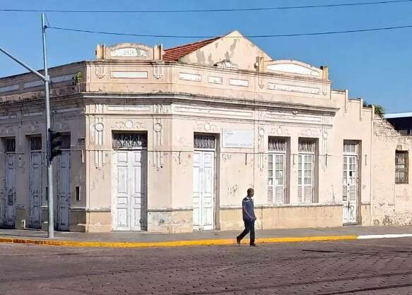 Justi&ccedil;a obriga prefeitura a intervir em pr&eacute;dio hist&oacute;rico abandonado em Corumb&aacute;