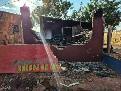 Pedreiro acusado de estupro acredita que vizinhos querem tomar seu terreno