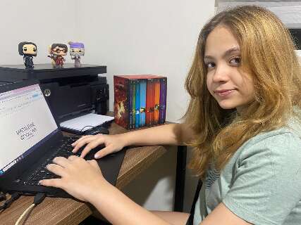 A menina que fingia ler escreveu e lan&ccedil;ou livro de fantasia aos 13 anos 