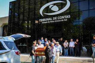 Familiares e amigos se despedem de C&iacute;cero de Souza, conselheiro do TCE
