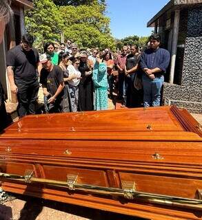 Familiares e amigos se despedem de C&iacute;cero de Souza, conselheiro do TCE