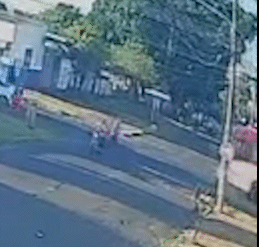 Homem fica gravemente ferido ap&oacute;s ser atropelado por &ocirc;nibus