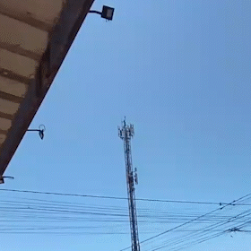 Em &ldquo;dia normal&rdquo; no Dom Ant&ocirc;nio, homem sobe em torre e para avenida
