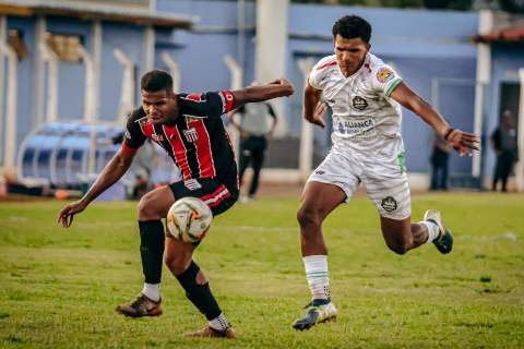 Bataguassu vira sobre Taveir&oacute;polis e assume lideran&ccedil;a isolada da S&eacute;rie B