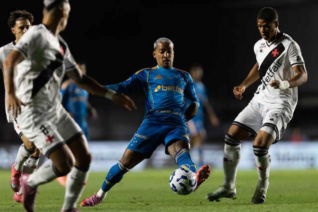 Com gols de Rayan e Paulo Henrique, Vasco supera Cruzeiro em S&atilde;o Janu&aacute;rio