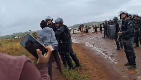 Tens&atilde;o volta &agrave; fazenda, onde Guarani-Kaiow&aacute;s permanecem acampados