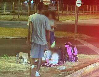 Flagra de crian&ccedil;a em meio ao tr&acirc;nsito revela vulnerabilidade na Capital