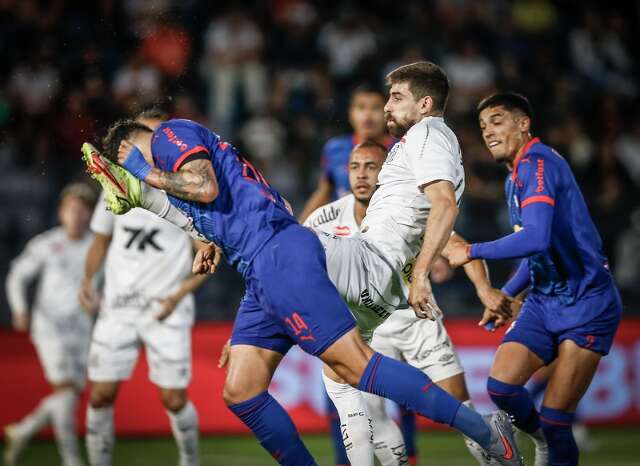 Santos busca virada, mas Bragantino empata em 2 a 2 no Brasileir&atilde;o
