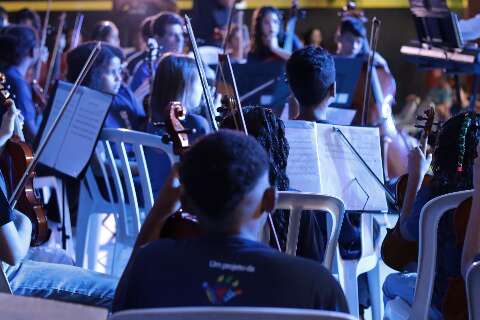 Projeto social leva 26 jovens m&uacute;sicos ao 18&ordm; Festival de M&uacute;sica Cl&aacute;ssica