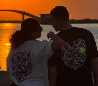 Alyson deixou Marinha para fazer blusas inspiradas no grafite e tribal