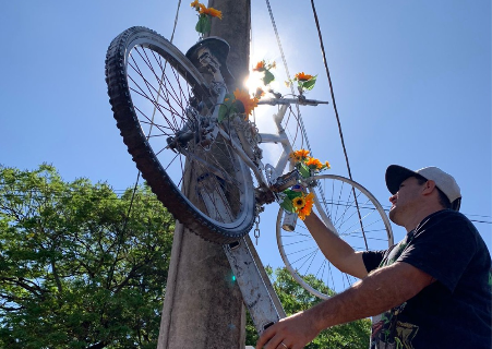 Edivaldo morreu atropelado e foi eternizado por amigos do pedal