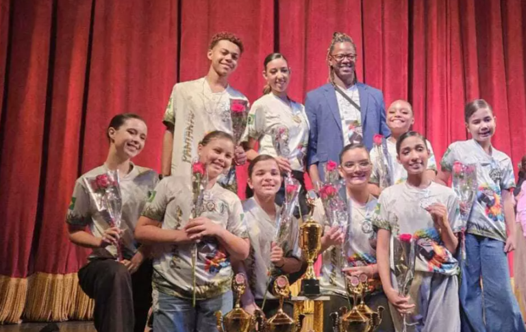 Bailarinas da Coophavila vencem competição de dança na Argentina