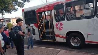&ldquo;De novo deu piripaque&rdquo;: &ocirc;nibus quebram e atrasam manh&atilde; de trabalhadores