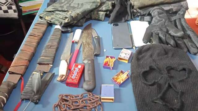Adolescentes com s&iacute;mbolos nazistas s&atilde;o detidos planejando massacre em escola