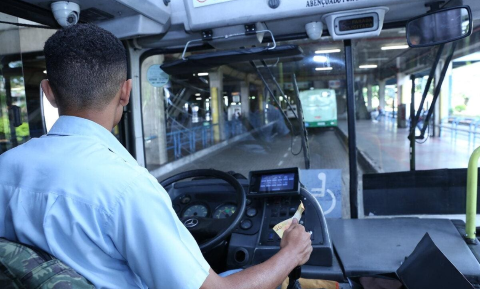 Repositor e motorista est&atilde;o entre as vagas de trabalho abertas nesta 5&ordf;